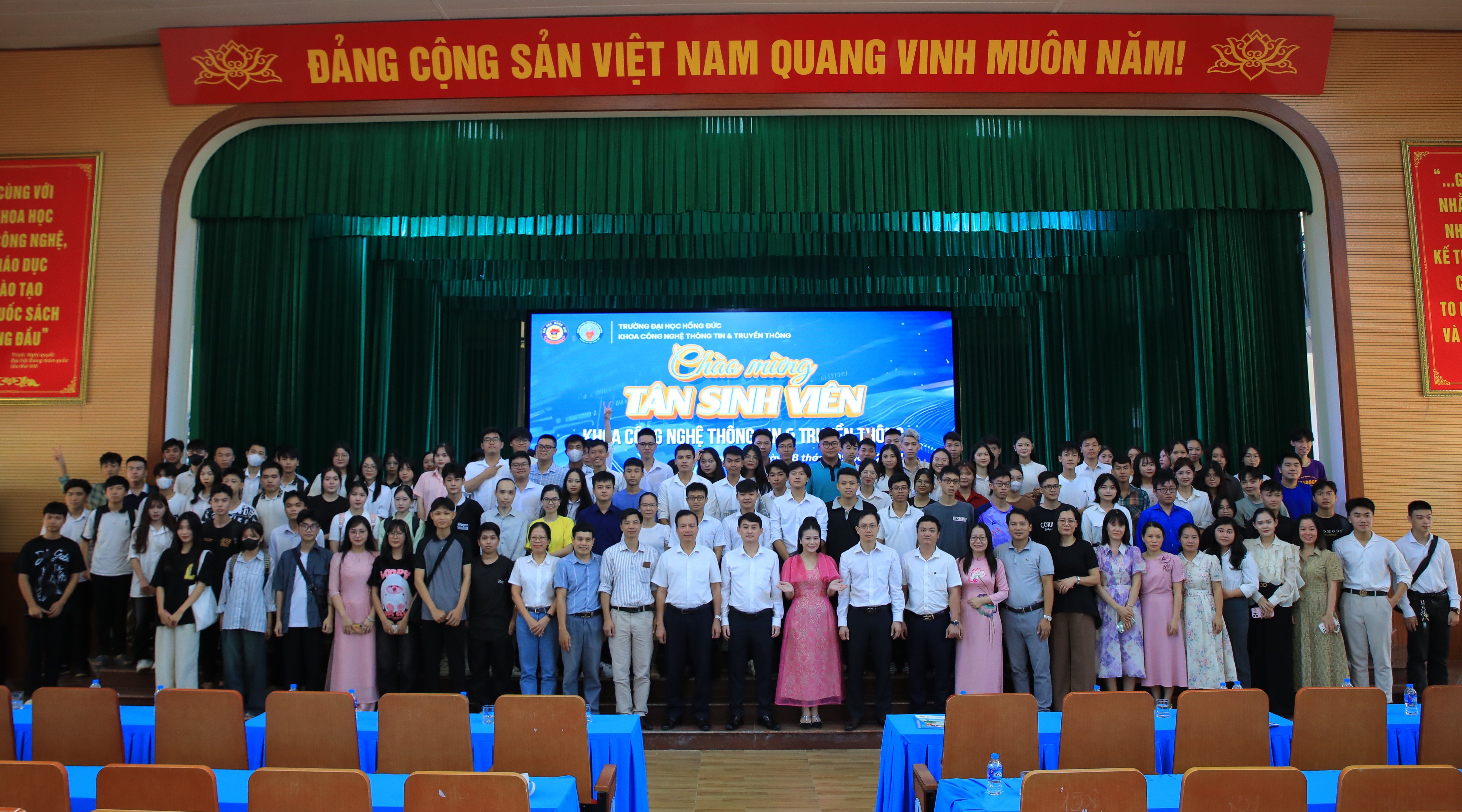 Khoa CNTT&TT tổ chức thành công chương trình “Gặp Mặt Tân Sinh Viên Năm 2024”